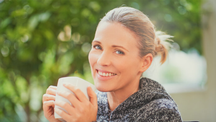 ASUS ROG Strix XG27AQ Average Room