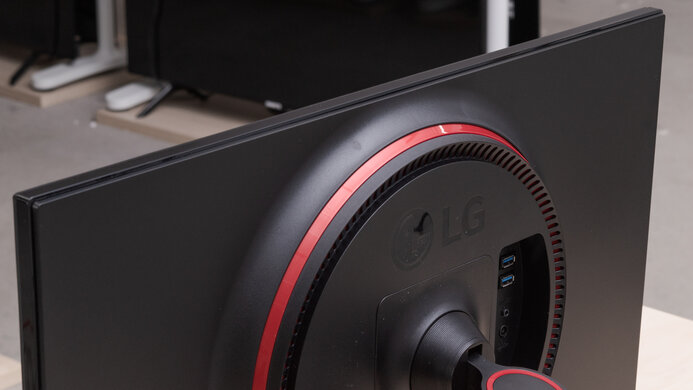 LG 27GN750-B Build Quality Picture