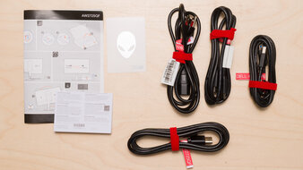 Dell Alienware AW2725QF In The Box Picture