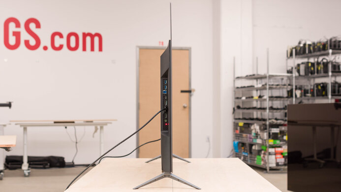 Gigabyte AORUS FO48U OLED Thickness Picture