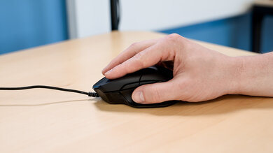 Razer Basilisk Essential Fingertip Grip Picture