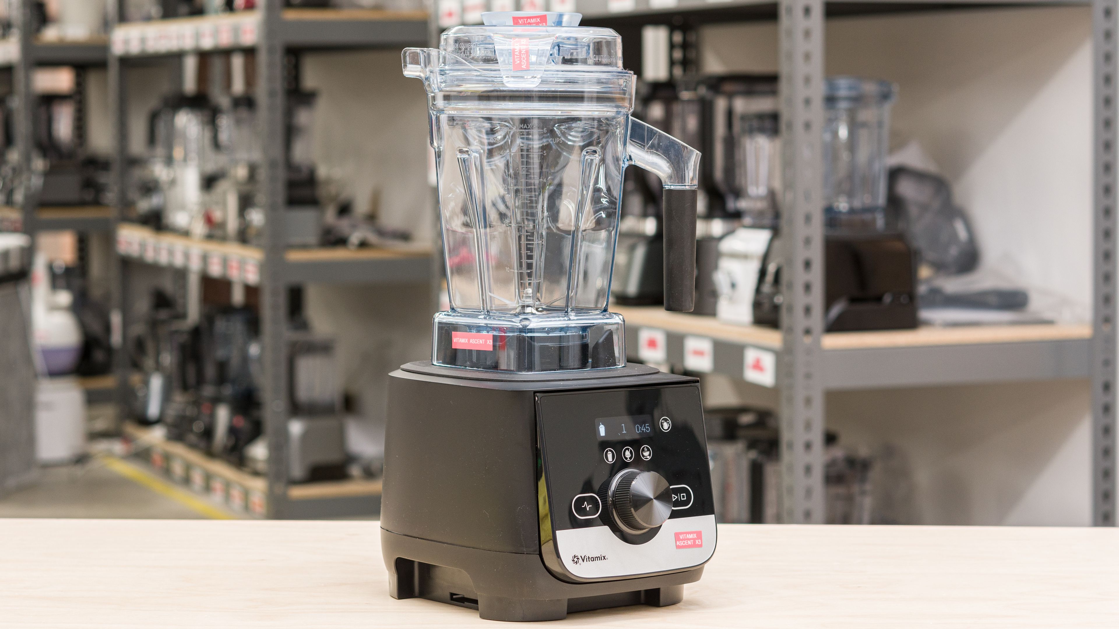 Vitamix Professional Series 750 vs Ascent X3: Which Blender Is