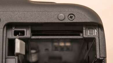 Canon EOS Rebel T7/2000D Card Slot Picture
