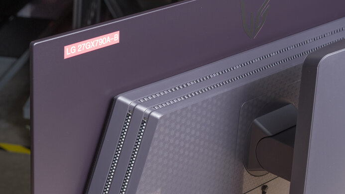 LG 27GX790A-B Build Quality Picture