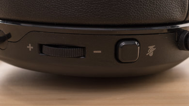 Corsair HS50 Controls Picture