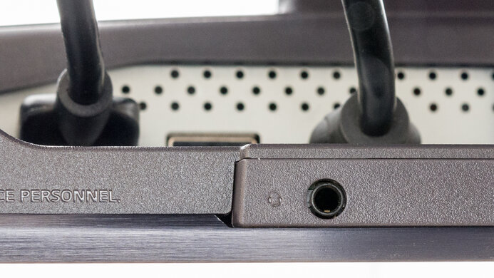 LG 32GS95UE-B Inputs 2