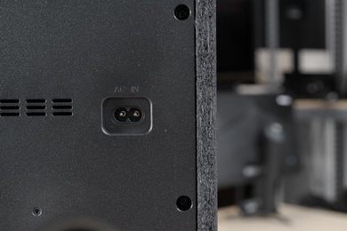 LG SL6Y Physical inputs subwoofer photo 1