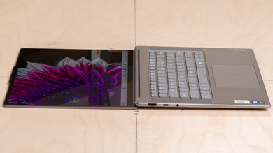 Lenovo Yoga Slim 7i Aura Edition 15 (2024) Hinge Photo