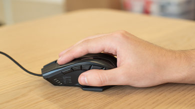 Anker High Precision Gaming Mouse Fingertip Grip Picture