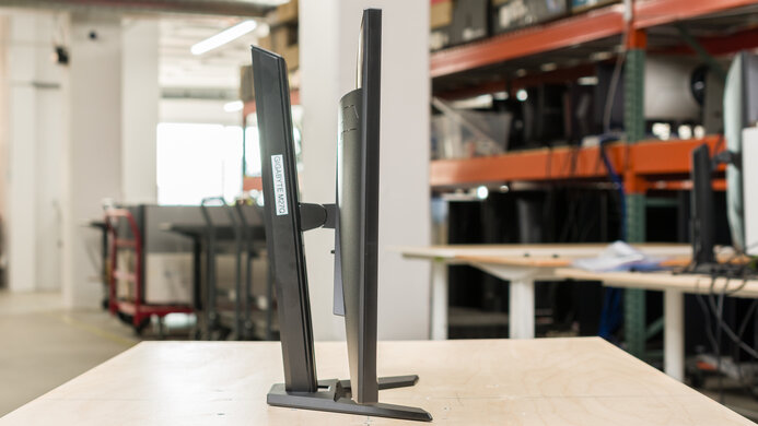 Gigabyte M27Q (rev. 2.0) Thickness Picture