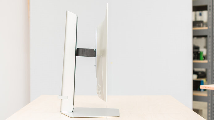 Samsung Odyssey OLED G6/G60SD S27DG60 Thickness Picture