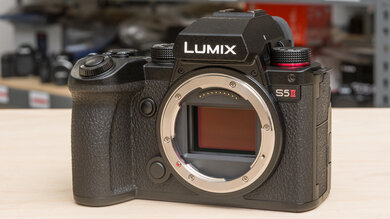 Panasonic LUMIX S5 II Design Photo