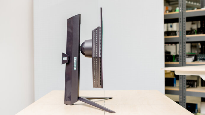 LG 27GS95QE-B Thickness Picture