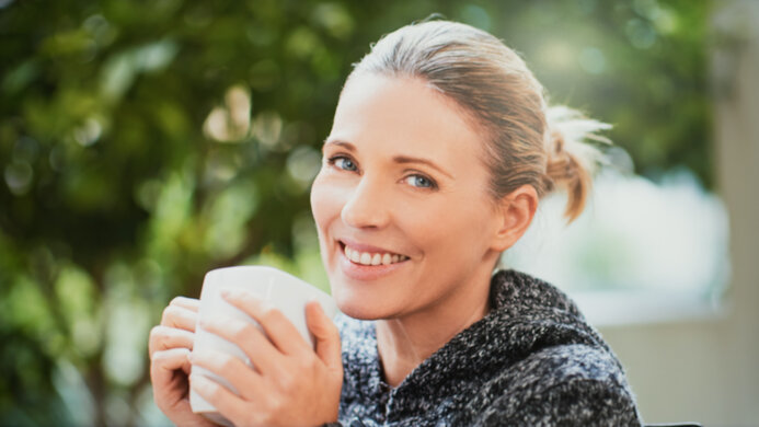 ASUS ROG Strix XG17AHPE Average Room