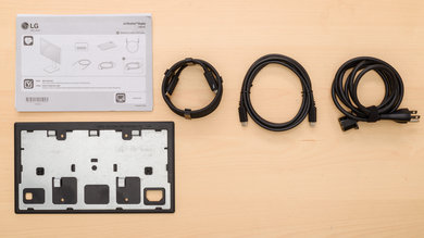 LG UltraFine 4k In The Box picture