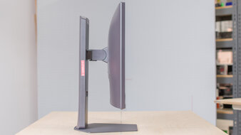 LG 27G850A-B Thickness Picture