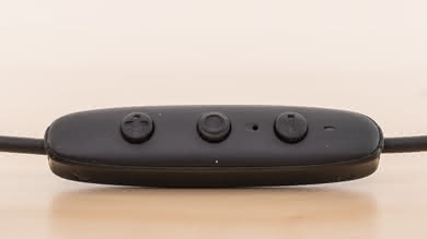 Jaybird Freedom 2 Wireless 2017 Controls Picture