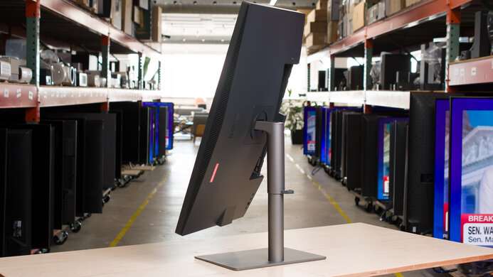 BenQ PD3225U Back Picture