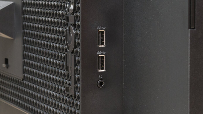 Lenovo Legion Y32p-30 Inputs 2