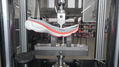 Saucony Hurricane 26 Forefoot Bending Resistance Picture