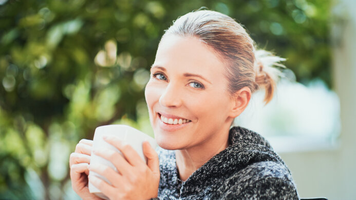 ASUS ROG Swift OLED PG42UQ Average Room