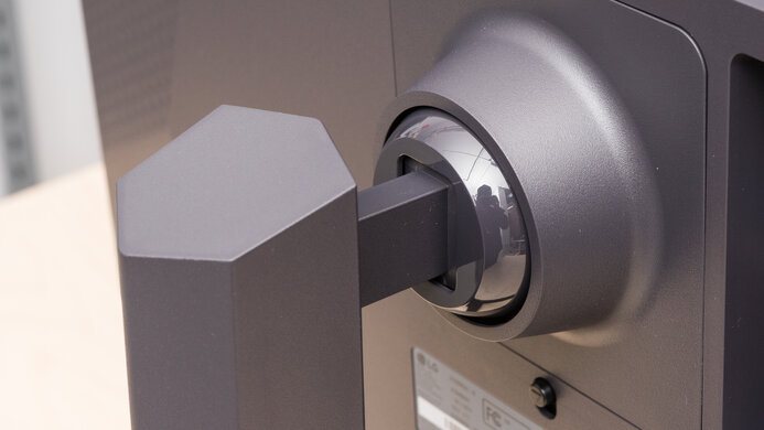 LG 27GR93U-B Ergonomics Picture