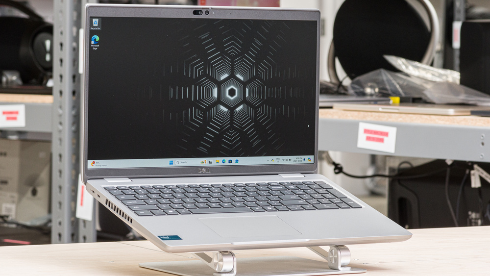 美品 2024年 DELL Precision 3591 Ultra9 AI特化 Dell Precision 3591 (2024) Review - RTINGS.com