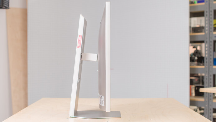 Samsung Odyssey 3D G90XF S27FG900X Thickness Picture