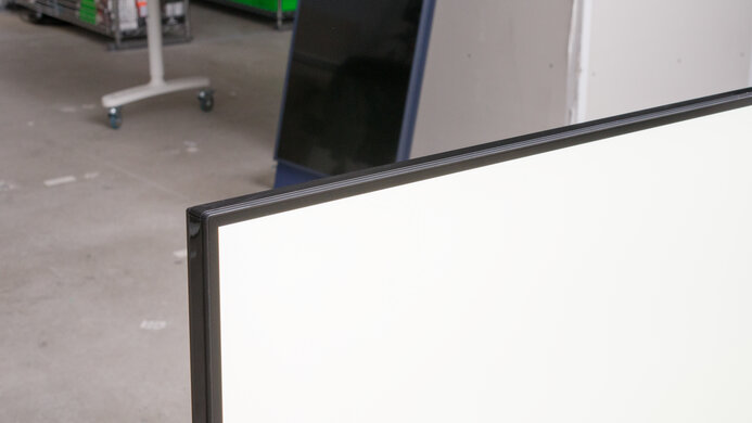 LG 27GN650-B Borders Picture