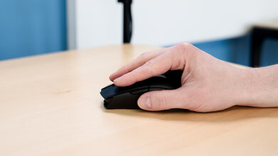 ASUS ROG Strix Impact II Wireless Fingertip Grip Picture