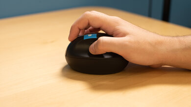 Microsoft Sculpt Ergonomic Mouse Claw Grip Picture