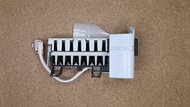 GE GSS25GYPFS Ice Maker Upper Photo