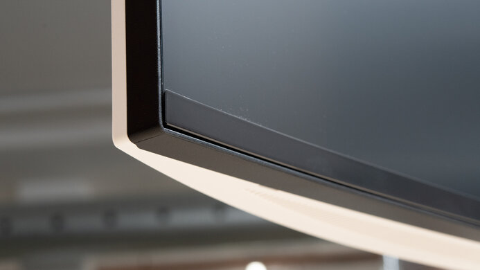 LG 40WP95C-W Build Quality Picture