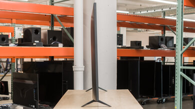 LG UQ8000 Thickness Picture