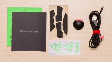 Razer DeathAdder V4 Pro In the box picture