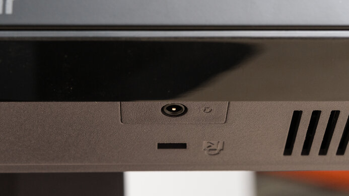 LG 32GQ950-B Inputs 2