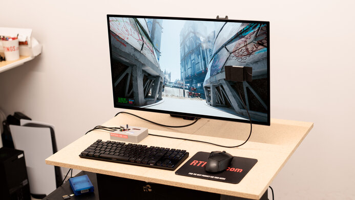 ASUS ROG Swift OLED PG27AQDP In-Test Picture