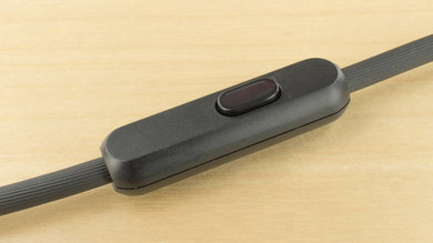 Sony MDR-1A Controls Picture