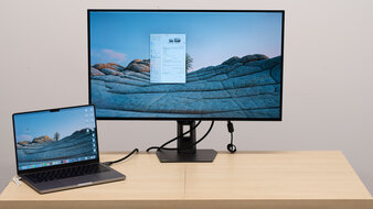 ASUS ROG Strix OLED XG32UCWMG Display Picture