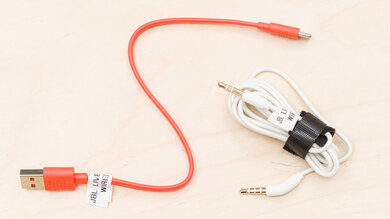 JBL Live 770NC Cable Picture
