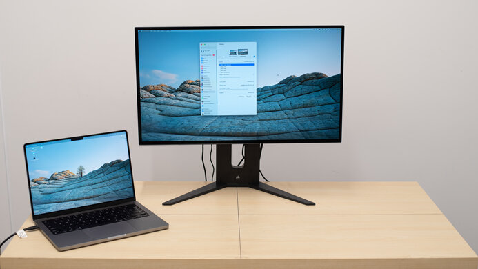 Corsair XENEON 27QHD240 Display Picture