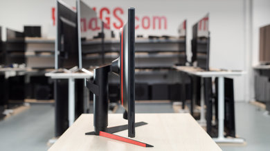 LG 32GK650F-B Thickness Picture