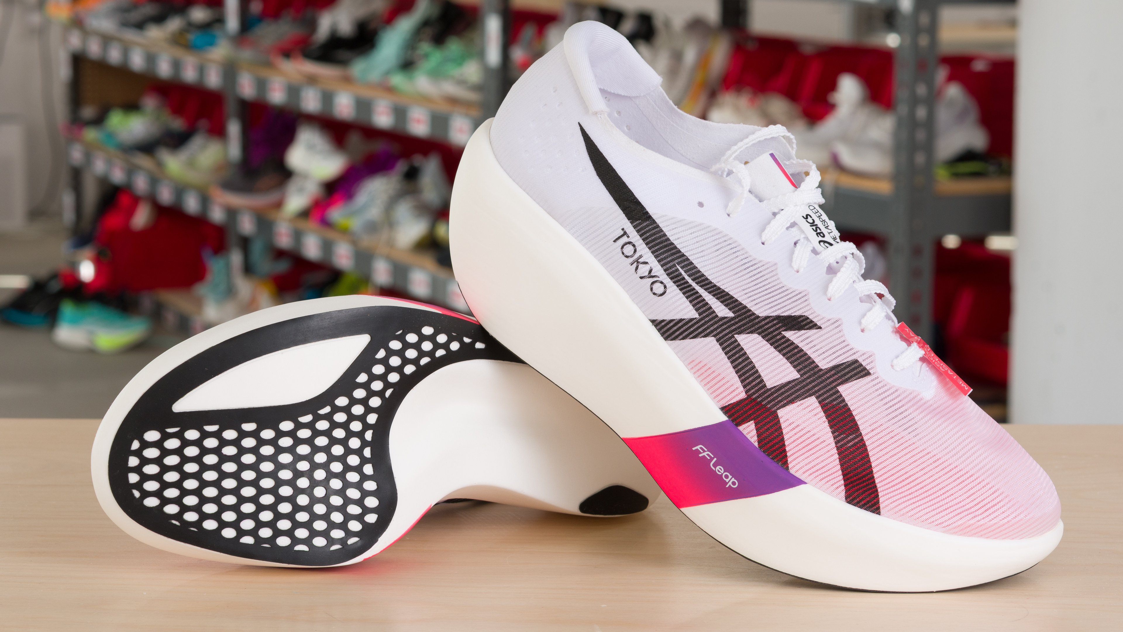 アシックスSPEED RAY新品２８、5センチ Asics Unisex Metaspeed Ray | Marathon Sports