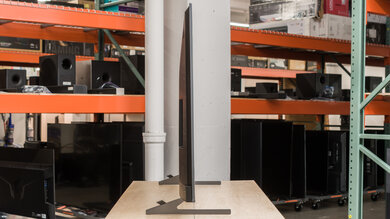 Hisense U8H Thickness Picture