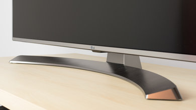 LG UH7700 Stand Picture