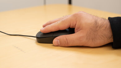 AmazonBasics 3-Button USB Wired Mouse Fingertip Grip Picture