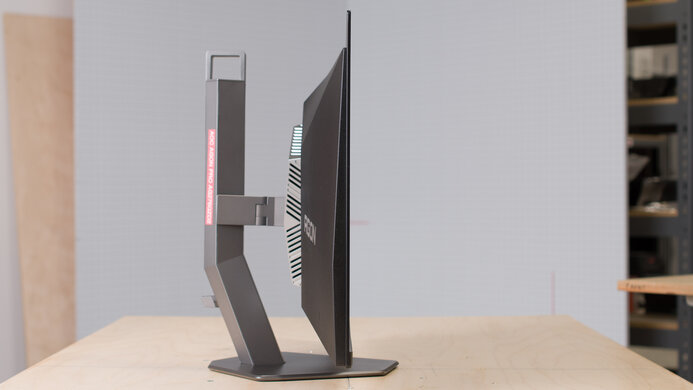 AOC AGON PRO AG276QZD2 Thickness Picture