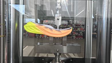 Li-Ning Red Hare 9 Ultra Forefoot Bending Video Sample