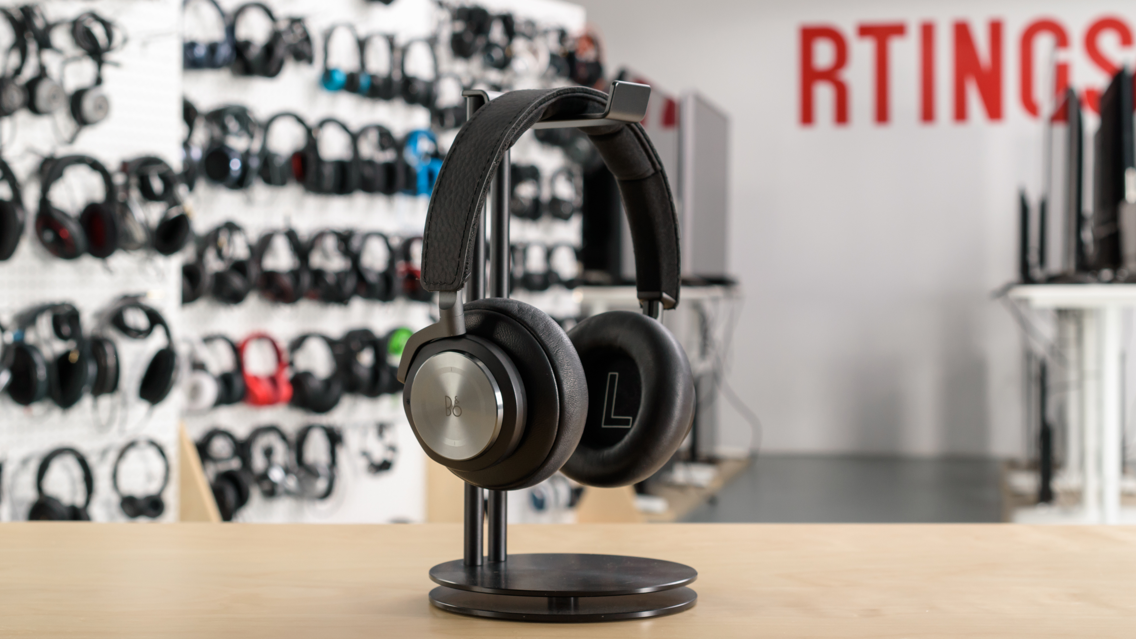B&O PLAY Beoplay H9 Review - RTINGS.com
