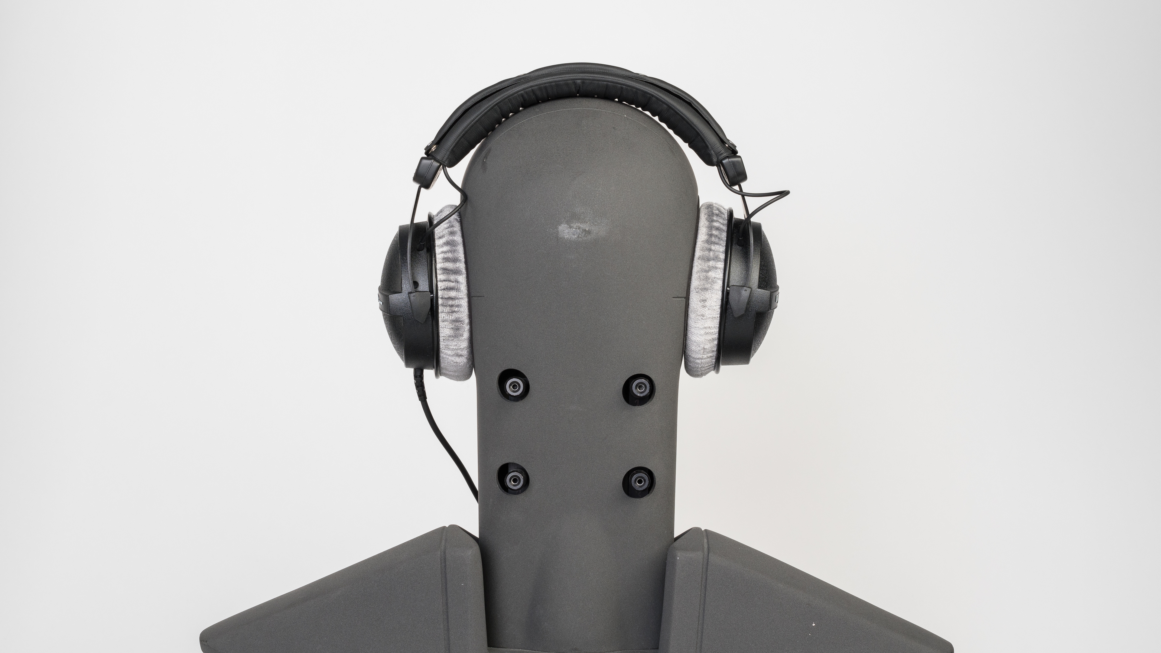 Beyerdynamic DT 770 PRO Review - RTINGS.com